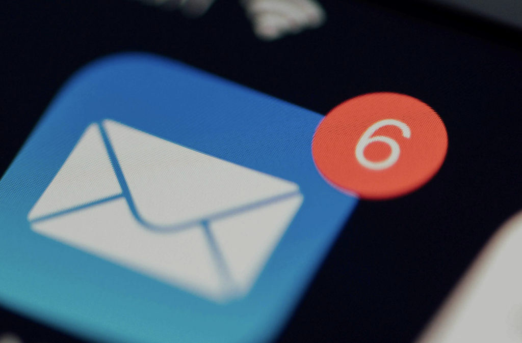 Email nel mirino in EMEA: è allarme di attacchi AI-based email