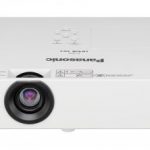Panasonic annuncia due nuove serie di proiettori portatili Panasonic_proiettore