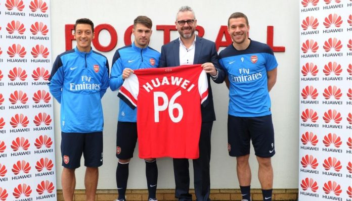 Mesut Özil, Aaron Ramsey, Mark Mitchinson and Lukas Podolski welcome Huawei Mesut Özil, Aaron Ramsey, Mark Mitchinson and Lukas Podolski welcome Huawei