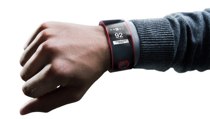 Wearable device Wearable aziendali: a casa come in ufficio grazie all'AR