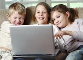 I bambini preferiscono lo smartphone digital-first