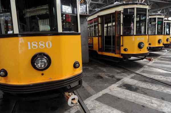 MILANO: PRESENTAZIONE NUOVO TRAM ATM SERIE 4900 CON ELIO CATANIA ATM