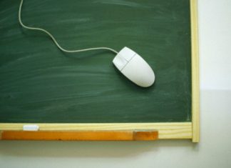 Istruzione accessibile e paritaria grazie alla tecnologia Istruzione accessibile e paritaria grazie alla tecnologia