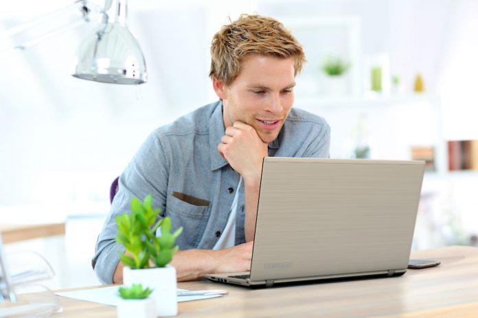 Toshiba_Satellite_P50-C_P50t-C_P50D-C_lifestyle
