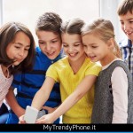 bambini-con-smartphone