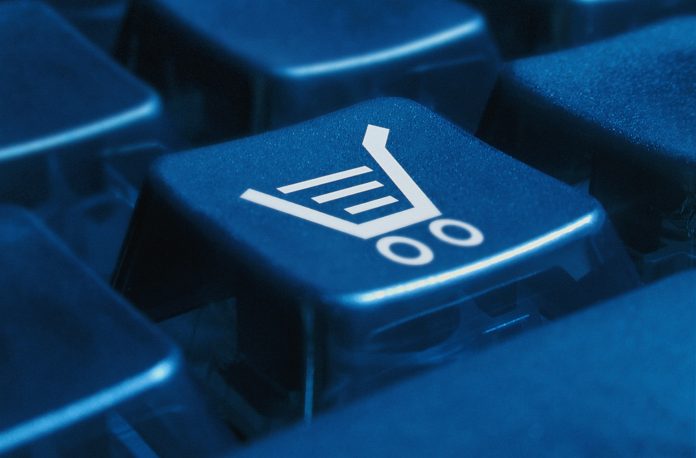 6228-000619 Shopping online: gli italiani preferiscono lo smartphone