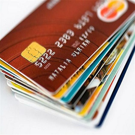 carte-di-credito Nuove carte erogate in calo, fa eccezione la genZ
