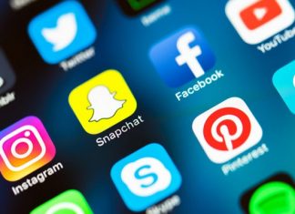 Come ci condizionano i social media?