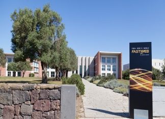 Fastweb apre una nuova sede di Cagliari Foto esterno sede
