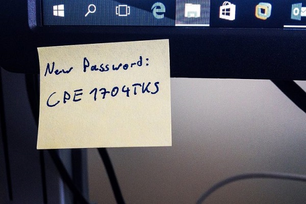 passwordpostit NETCOM regala GreenLight alle Onlus per il World Password Day
