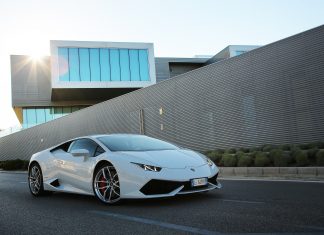 Lamborghini: automobili IoT