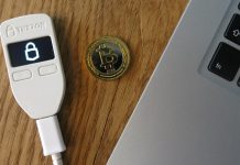 Gli hacker rubano bitcoin con Trezor Mobile Wallet