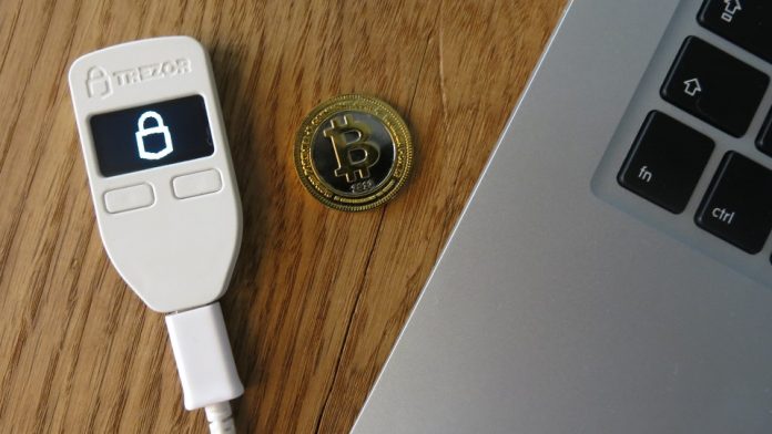 Gli hacker rubano bitcoin con Trezor Mobile Wallet