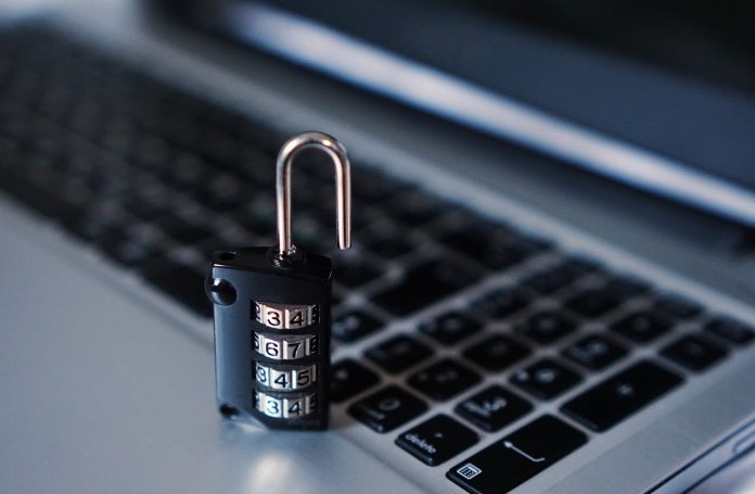 hacker Hacker attaccano web tracker: colpiti 4600 siti web