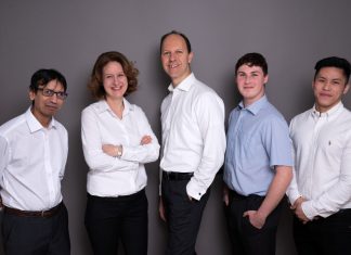 VOIspeed cresce a doppia cifra nel Regno Unito Team VOIspeed LTD lr