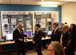 Giuseppe Conte al centro di Ricerca e Sviluppo di Ericsson a Genova Conte al centro di Ricerca e Sviluppo di Ericsson a Genova