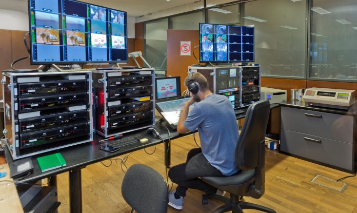 Puesto_Dig_Video_V La Biblioteca Nacional de España digitalizza gli archivi analogici
