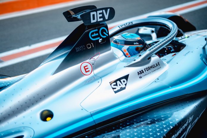 Il team Mercedes-Benz EQ debutta in Formula E grazie a SAP