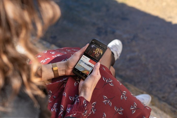Wiko Y80_Lifestyle_01 Smarphone e Generazione Z: acquisti consapevoli
