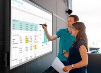 Lavagne Multimediali e Monitor Touch: 2 tecnologie a confronto Lavagne Multimediali e Monitor Touch