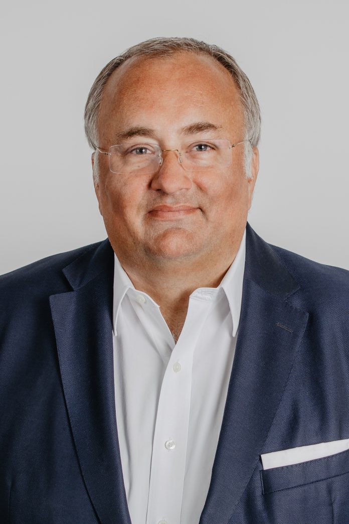 Matrix42 - Dinko Eror, COO Matrix42 - Dinko Eror, COO