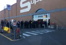 Esselunga: la fila per entrare si fa tramite App da casa esselunga addio code