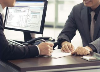 Digitalizzare il processo di vendita per renderlo più veloce ed efficiente Digitalizzare il processo di vendita per renderlo più veloce ed efficiente