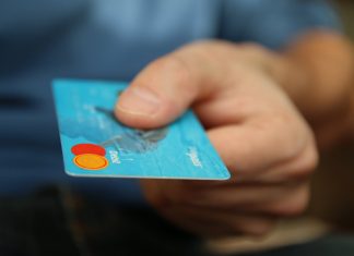 Dati delle carte di credito a rischio, manca strategia a lungo termine Pagamenti online