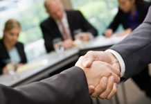 TIM e Tiscali firmano un protocollo d’intesa per il coinvestimento attraverso FiberCop Tim e Tiscali