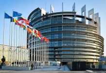 Parlamento Europeo: l’intelligenza artificiale traduce i dibattiti in tempo reale parlamento europeo intelligenza artificiale