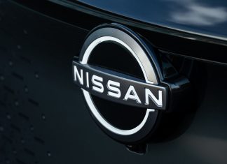 Nissan sceglie Oracle