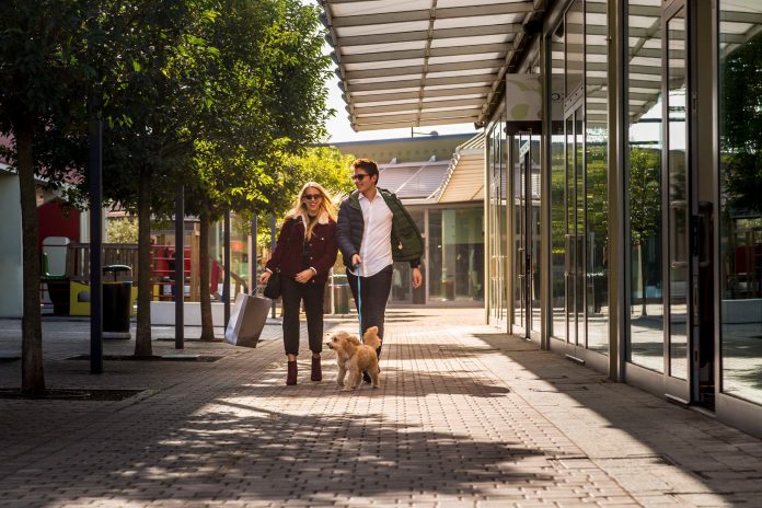 Le Piazze Il Centro commerciale Le Piazze sceglie Axis Communications