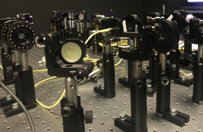 Il computer fotonico usato per comprendere il legame tra fisica e informazione nell'esperimento Unifi, UniRoma3 e QUB - credit Ilaria Gianani Calcolato il costo energetico del calcolo quantistico da Università di Firenze, Università Roma Tre e Queen’s University di Belfast