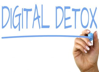 Digital Excess, governare l’uso eccessivo della tecnologia digitale digital-excess