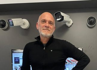 Carlo Mazzoni è Pre Sales Engineer & Tech Support di Hikmicro