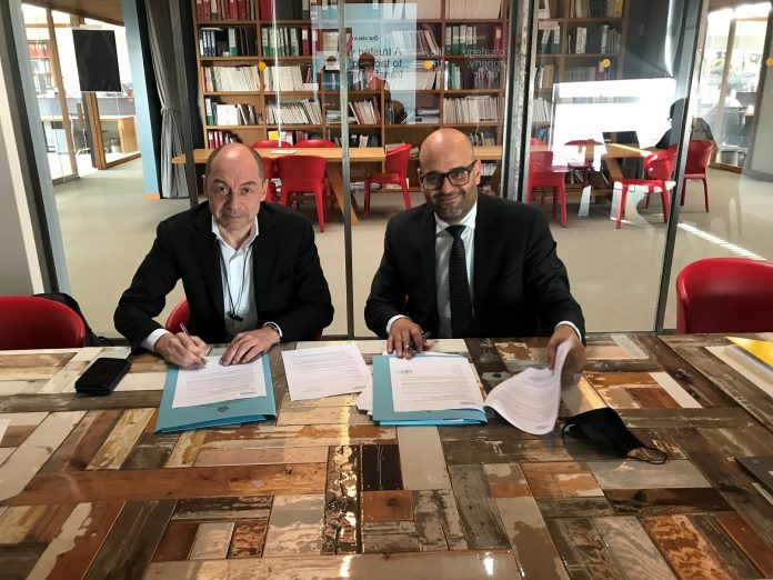 a sinistra - Renato Grottola, Global Director Growth and Innovation di DNV - a destra Roberto Ciavatta, Segretario di Stato_LOW San Marino ha il suo green pass, in linea con gli standard europei