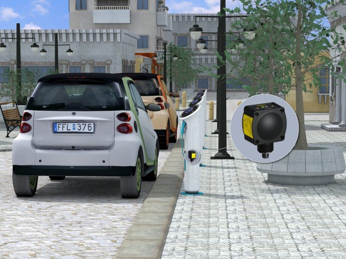 qt50r afhq vehicle monitoring a - 1280 x 1280 Veicoli elettrici: stazioni sempre disponibili con Turck Banner