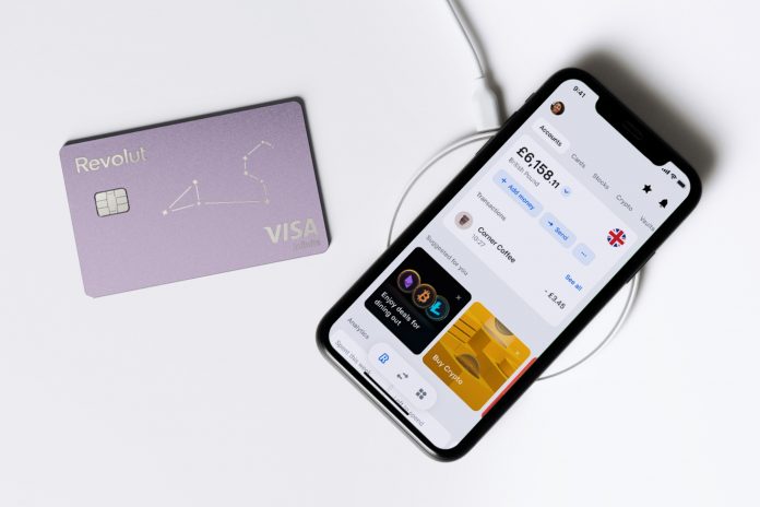 Revolut lancia le carte personalizzate Revolut lancia le carte personalizzate