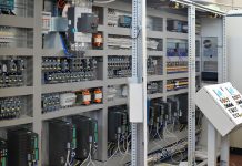 Come rendere efficienti e tecnologici i quadri elettrici industriali