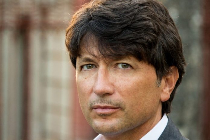 Rapporto tra aziende e consumatori Rapporto tra aziende e consumatori