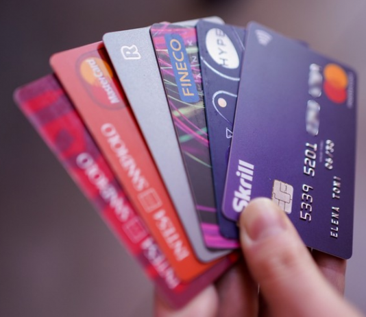 Dark Web, carte italiane rubate vendute ad valore medio di 9,34 € carte di pagamento hackerate-dark web