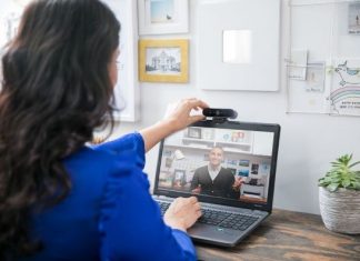 Dallo streaming alle utenze: gli italiani scelgono gli abbonamenti, in media otto ciascuno ritorno allo smart working-vita digitale