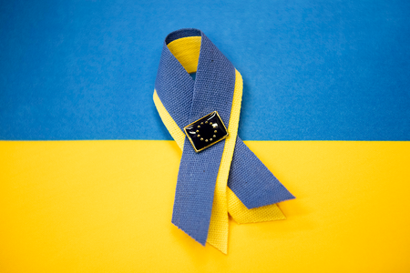 rsz_eu_ukraine_flags