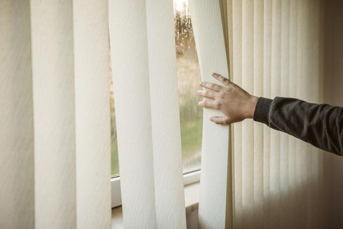 Come arredare una casa con lo stile moderno delle tende a rullo Come arredare una casa con lo stile moderno delle tende a rullo