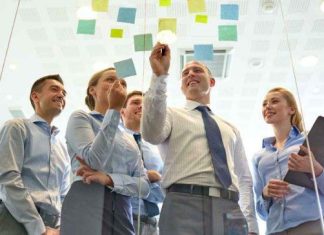 Sfide e competenze per i dipartimenti e i team IT nel 2024 team-work-lavoro-di-squadra-post-it-agile-e1553879592239