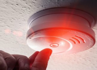 E se il tuo rilevatore di fumo fosse una miniera d’oro per i cybercriminali? Testing Domestic Home Smoke Alarm detector