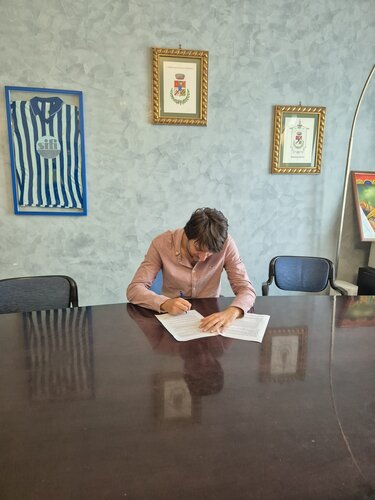 rsz_firma_il_protocollo_il_sindaco_quintino_rocca rsz_firma_il_protocollo_il_sindaco_quintino_rocca