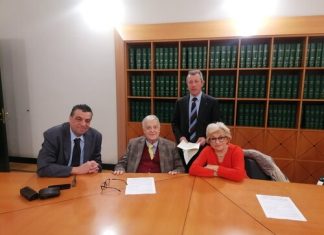 rsz_1rsz_i-am_firma_acquisizione_da_sx_domenico_andreis_franco_robotti_notaio_fabio_auteri_carmen_corsiagisco
