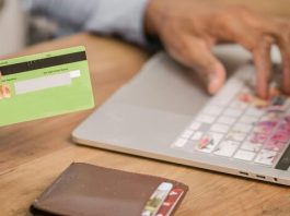 rsz_1rsz_ecommerce_pexels-kindelmedia-6995134
