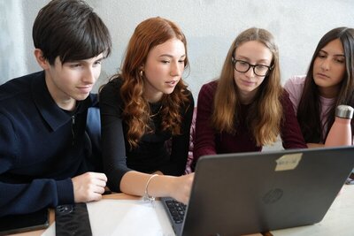 rsz_1rsz_careerconnect_liceotenca1